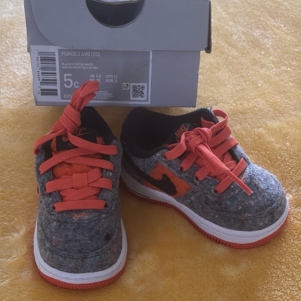 Nike Kids' Gray and Orange Sneakers